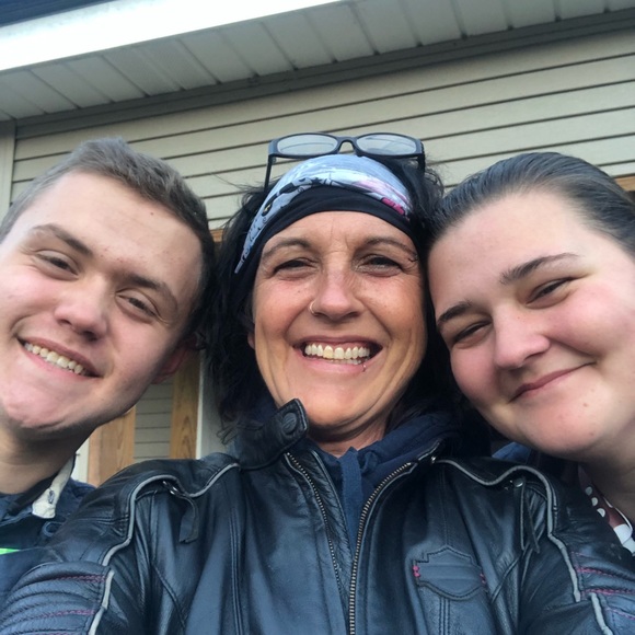 Meet your Posher, Melissa - Picture 5 of 16